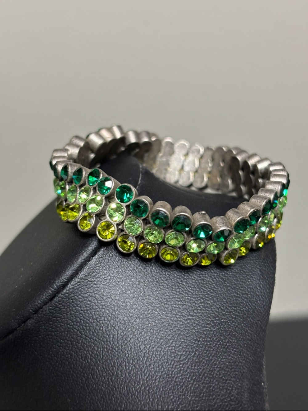Vintage Three Row Vintage Green Rhinestone Stretch Bracelet Hinged Ladder Links - Picture 2 of 5